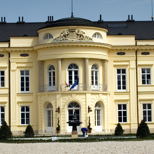 540-károlyikastély